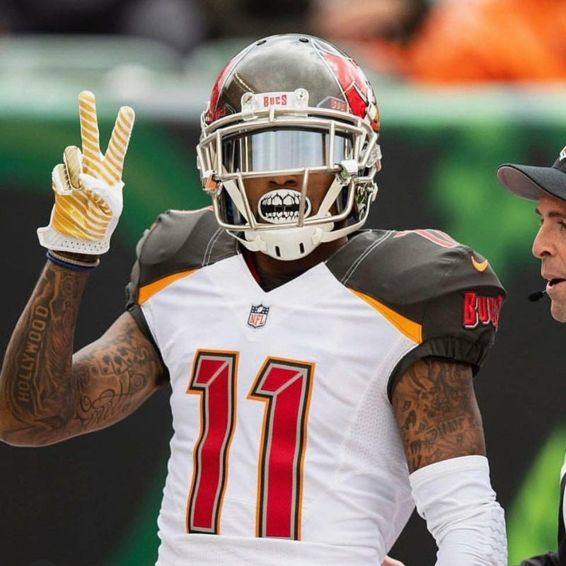 Load image into Gallery viewer, SKULL TEETH - Lip Protector Mouthguard